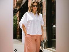 
      
      Ashley Graham praised for flaunting her stretch marks
      
      