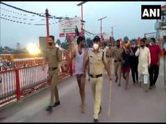 
      
      Six tourists held for smoking hookah at Uttarakhand's Har-ki-Pauri
      
      