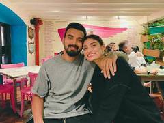 
      
      Athiya Shetty pours love on KL Rahul post his recovery
      
      