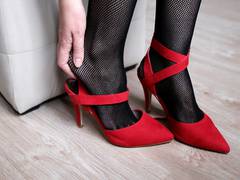 
      
      Researchers find simple foot test detects heart rhythm...
      
      