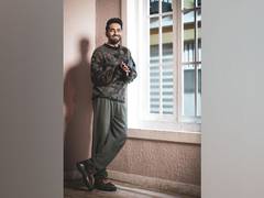
      
      Ayushmann Khurrana commemorates World Theatre Day
      
      
