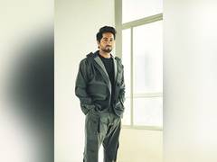 
      
      Ayushmann Khurrana waxes eloquent over his love for verse
      
      