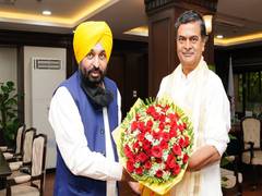 
      
      Punjab CM announces replication of Delhi model of education
      
      