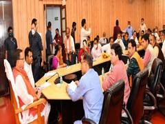 
      
      Devasthanam board row: Priests delegation meets Uttarakhand CM 
      
      