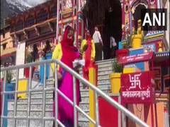 
      
      Devotees from Mana, Bamni villages offer prayers at Badrinath...
      
      