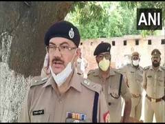 
      
      Woman, daughter found dead in UP's Barabanki
      
      
