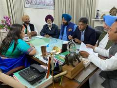 
      
      6 Punjab MPs meet MoS Meenakshi Lekhi, urge her to evacuate...
      
      
