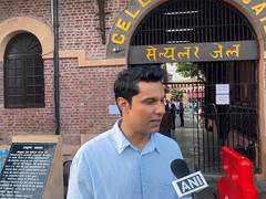 
      
      Randeep Hooda visits Andaman's Cellular Jail
      
      