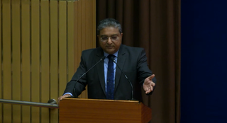 
      
      Bar and bench are two wheels of chariot: Justice Vineet Saran
      
      