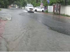 
      
      Heavy rains in Bhopal lead to traffic snarls, waterlogging
      
      