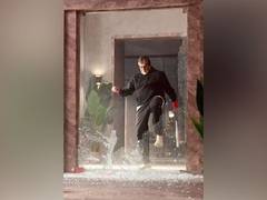 
      
      Amitabh Bachchan smashes glass in new Instagram picture 
      
      