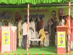 
      
      Aishwarya, daughter of JDU candidate Chandrika Rai touches...
      
      
