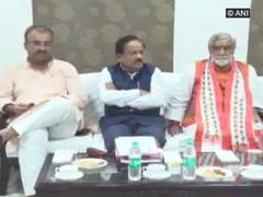
      
      How many wickets down?: Bihar Health Min asks during meeting...
      
      