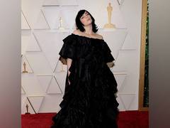 
      
      Billie Eilish delivers a magical performance at Oscars 2022
      
      