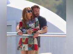 
      
      Jennifer Lopez, Ben Affleck moving in together?
      
      
