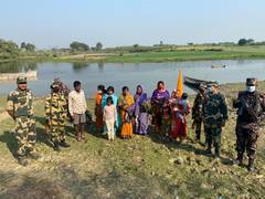 
      
      BSF hands over 9 Bangladeshi nationals to Dhaka authorities
      
      