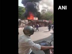 
      
      Fire breaks out at seven clothes shop in Mumbai 
      
      
