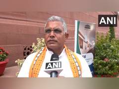 
      
      Dilip Ghosh rebuts Babul Supriyo's 'no Bengali in Cabinet' jibe
      
      
