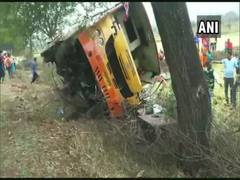 
      
      Bus overturns in MP's Mandla, 1 dead, over dozen injured
      
      