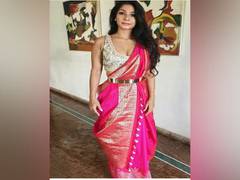 
      
      Durga Puja 2021: Tanishaa Mukerji learns how to drape saree...
      
      