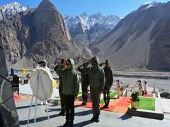 
      
      Defence Finance Secy visits Army locations in Ladakh sector
      
      