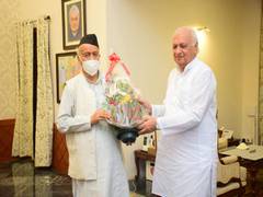 
      
      Kerala Governor makes courtesy call on Maharashtra Governor...
      
      