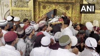 
      
      People flock in large numbers at Ajmer Sharif Dargah
      
      
