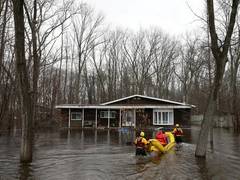 
      
      Canada floods: Ottawa, Montreal declare emergency
      
      