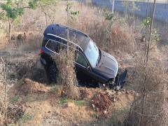 
      
      Andhra Pradesh CM Jagan Reddy's brother-in-law injured in accident
      
      