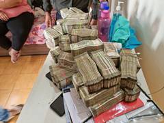 
      
      Goa polls: I-T Dept seizes Rs 6.20 crore cash from hawala operator
      
      