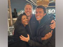 
      
      It's a wrap for 'Bridgerton' season 2!
      
      
