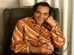 
      
      Dharmendra gets COVID-19 booster shot, urges everyone to take it
      
      