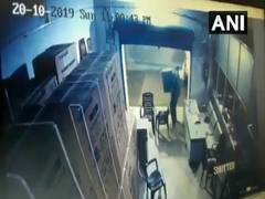 
      
      Armed assailants loot TVs worth Rs 50 lakh from Patna godown
      
      