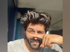 
      
      Kartik Aaryan tests negative for COVID-19, goes back to work
      
      