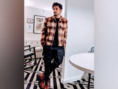 
      
      Complaint filed against comedian Vir Das
      
      