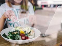
      
      Social media users tend to eat healthy or junk if their...
      
      