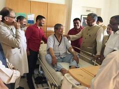 
      
      Uttarakhand CM meets Harish Rawat at hospital in Dehradun
      
      