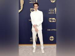 
      
      Kodi Smit-McPhee joins cast of Alfonso Cuaron's Apple series...
      
      