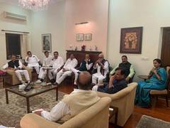 
      
      Congress leaders brief Sonia Gandhi about meeting with NCP
      
      