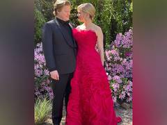 
      
      Kirsten Dunst finally ties the knot with Jesse Plemons
      
      