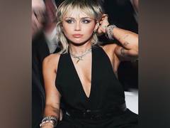 
      
      Miley Cyrus withdraws from Australian bushfire concert amid...
      
      