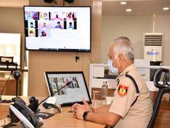 
      
      Delhi Police Commissioner interacts with COVID-19 positive...
      
      