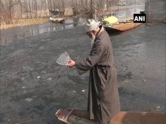 
      
      J-K: Portion of Dal lake freezes as temperature dips
      
      