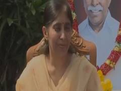 
      
      YS Vivekananda Reddy murder case: Daughter meets CEO, says...
      
      