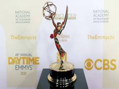 
      
      Alex Trebek, Zac Efron among Daytime Emmy fiction and...
      
      