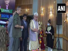 
      
      J-K: LG Manoj Sinha inaugurates Digi-Week in Srinagar
      
      
