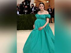 
    Bee Carrozzini flaunts her baby bump at Met Gala 2021 
    