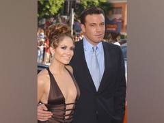 
      
      Jennifer Lopez, Ben Affleck bring kids along for 'Hamilton' outing
      
      