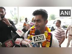 
      
      Mirabai Chanu, Achinta Sheuli receive warm welcome in Amritsar
      
      