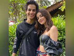 
      
      Ishaan Khatter, Ananya Panday enjoying New Year's Eve together?
      
      